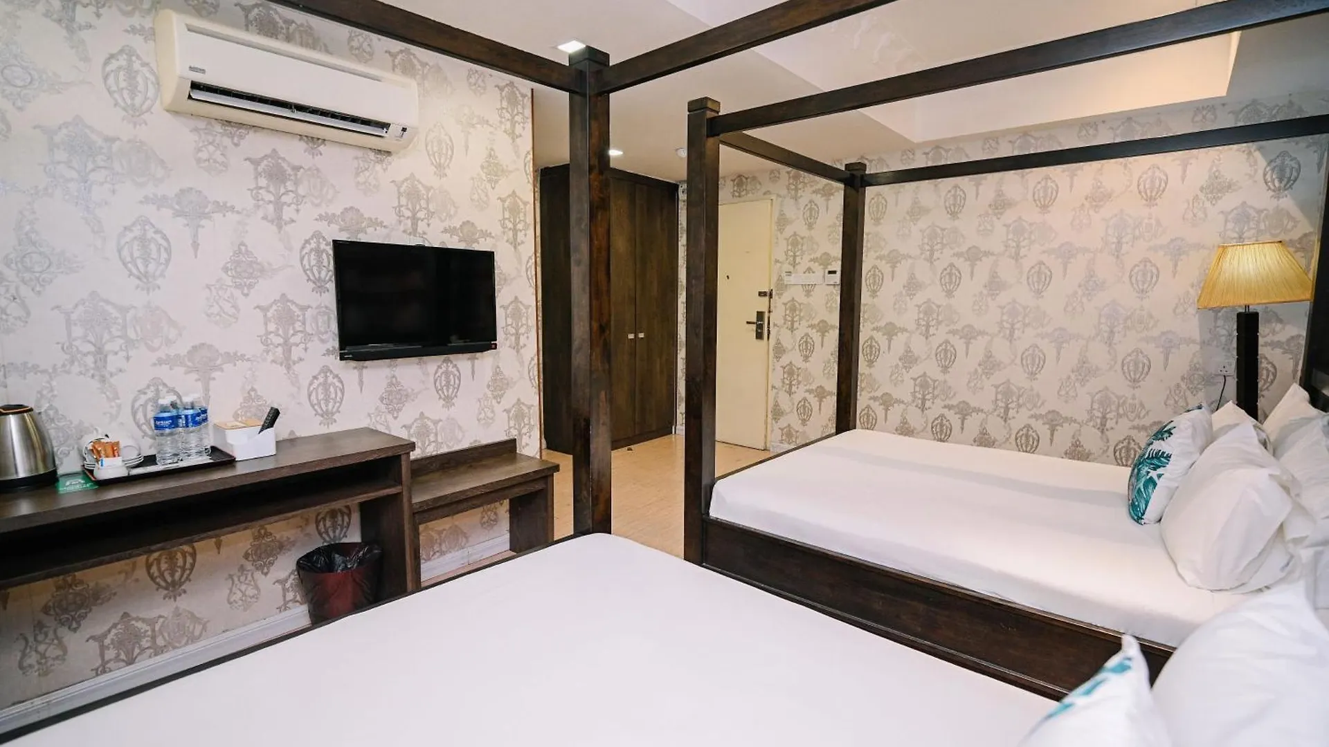 Swing & Pillows - Usj Taipan Subang Jaya 3*,