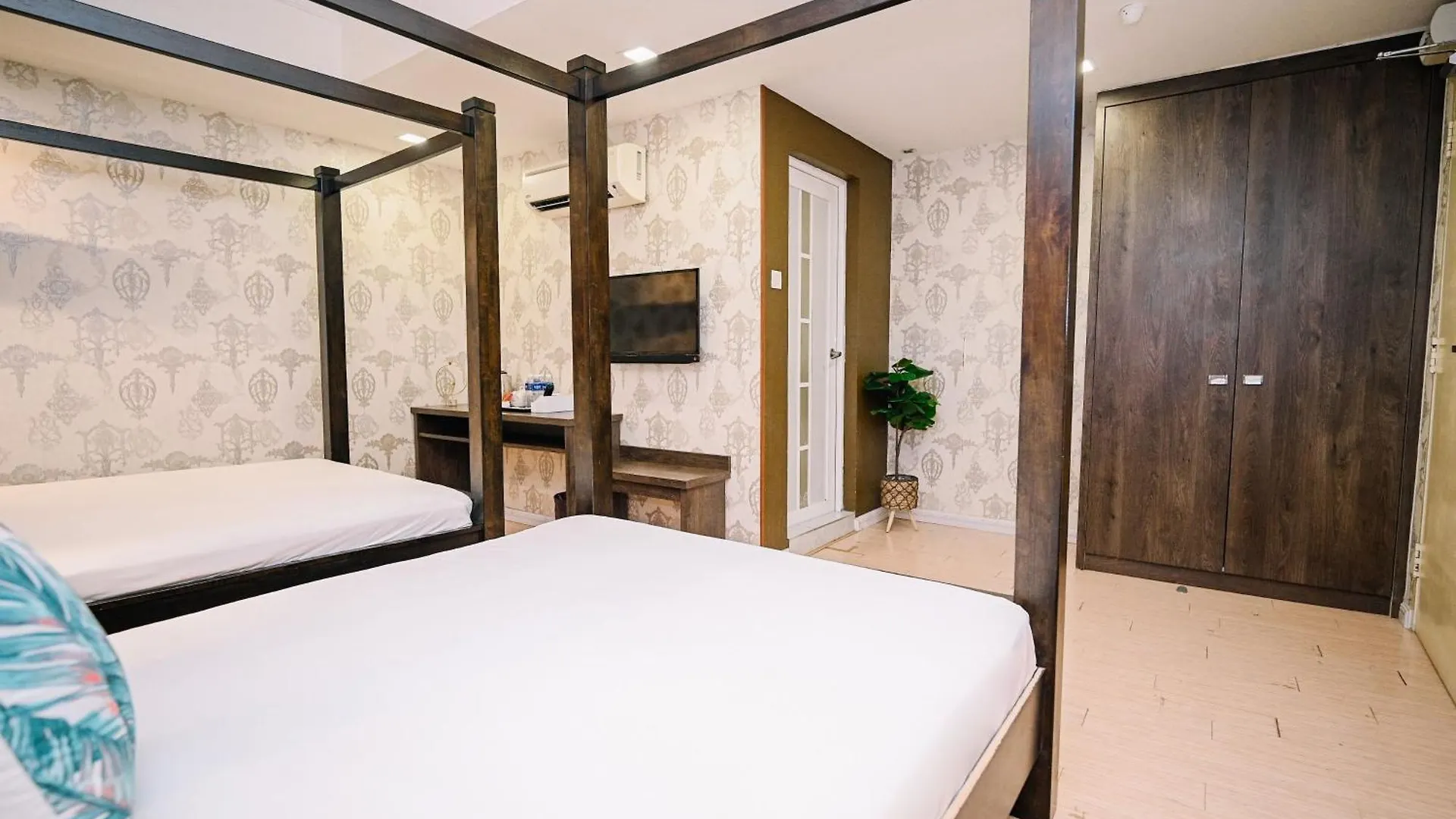 Swing & Pillows - Usj Taipan Subang Jaya Hotel